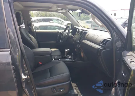 2024 Toyota 4Runner Trd Off Road Premium из США, поврежденный, VIN JTERU5JR4R6301155